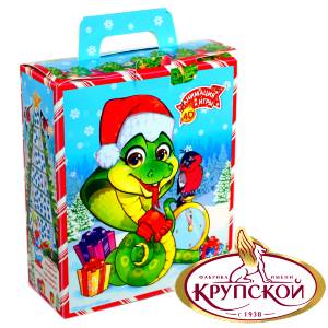 Сладкий новогодний подарок в картонной упаковке весом 650 грамм  в Буйнакске